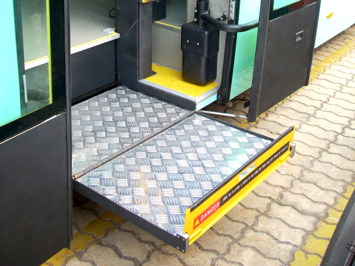 STEP B 800 Wheelchair Liftsemi automatic 3