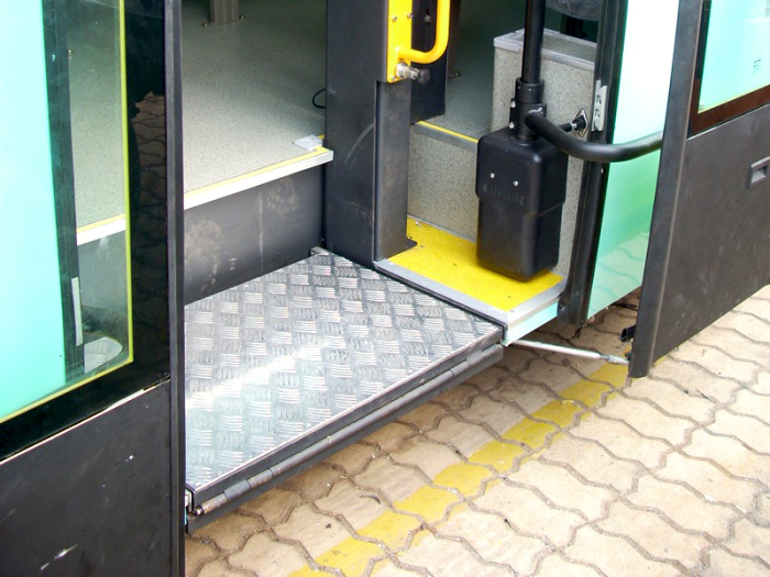 STEP B 800 Wheelchair Liftsemi automatic 4