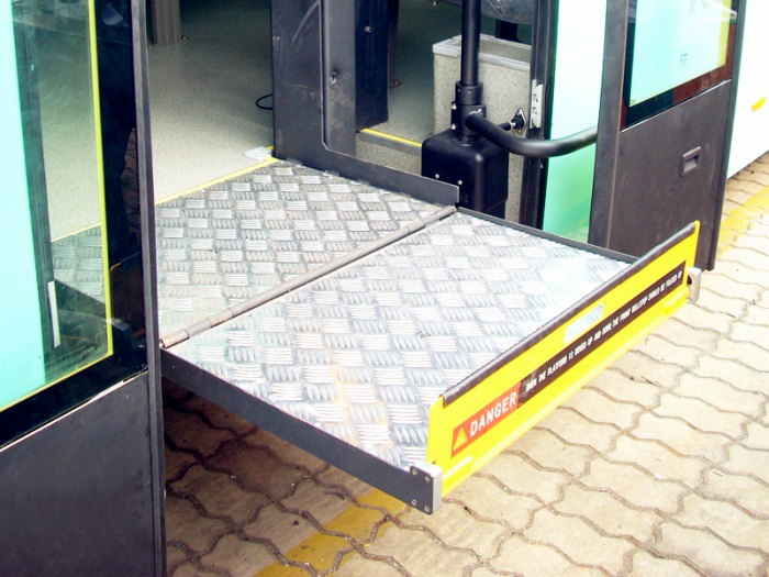 STEP B 800 Wheelchair Liftsemi automatic